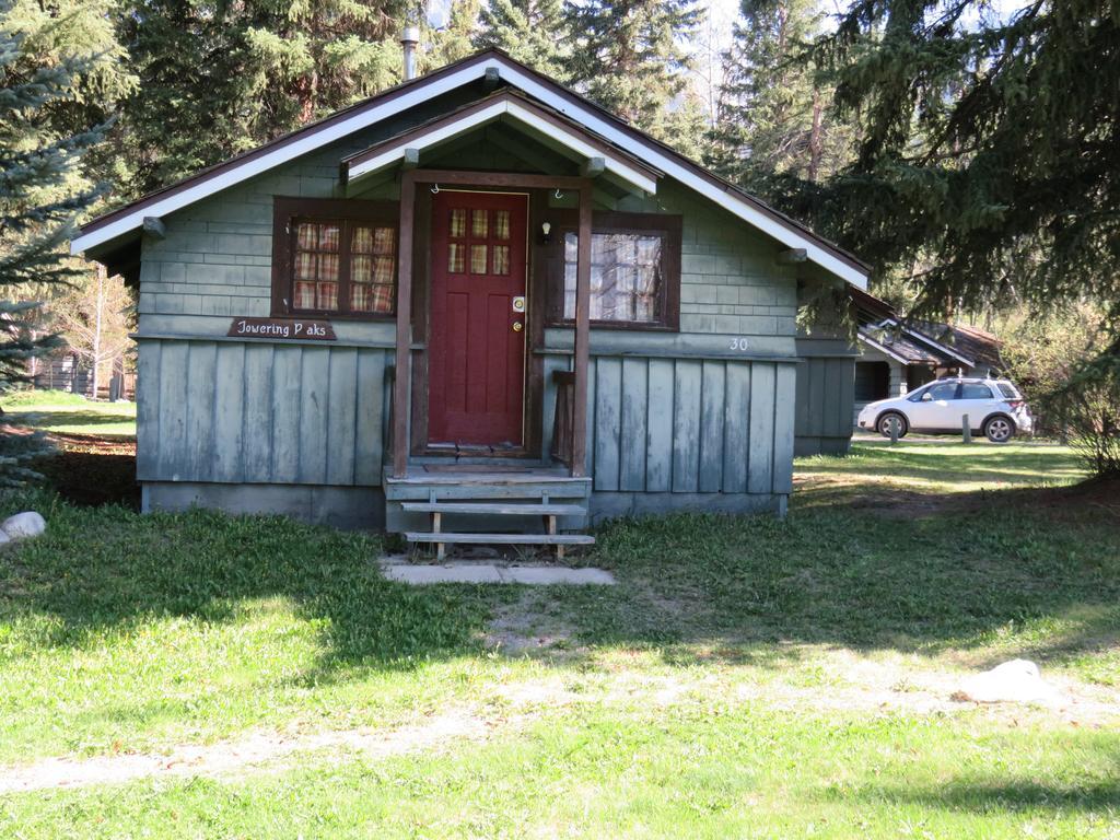 Rundle Chalets Canmore Bagian luar foto