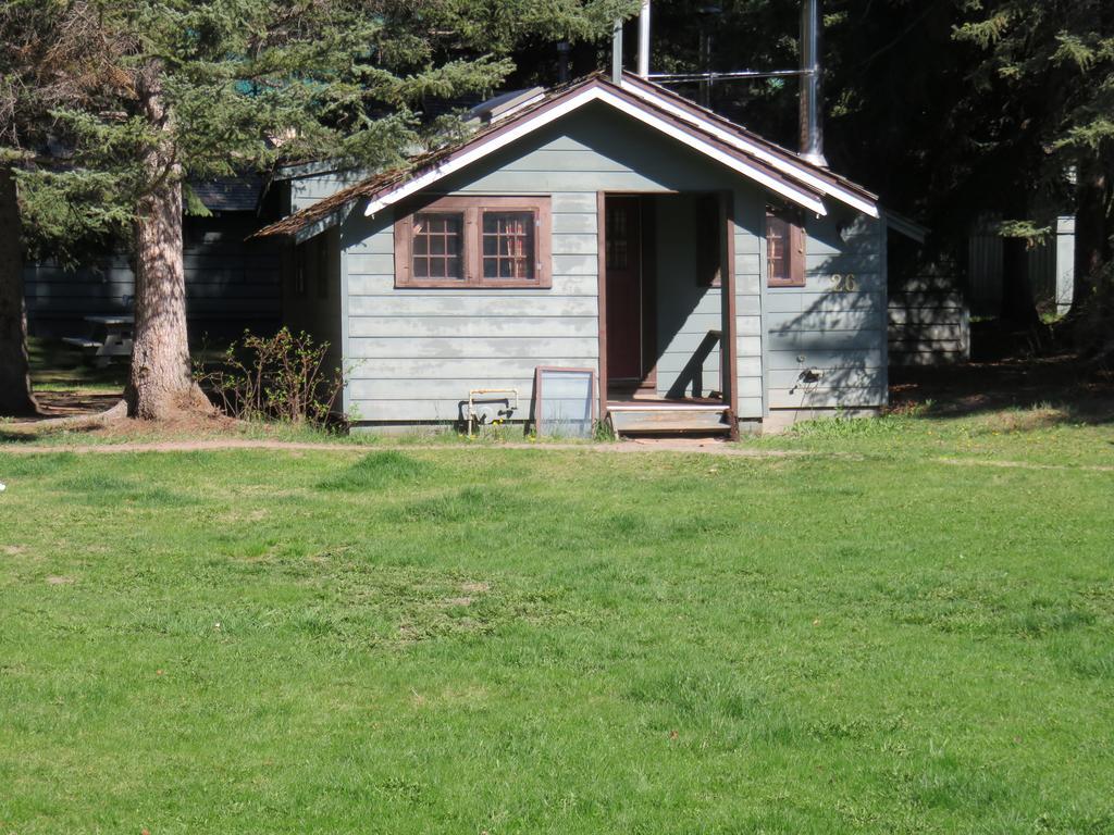 Rundle Chalets Canmore Bagian luar foto