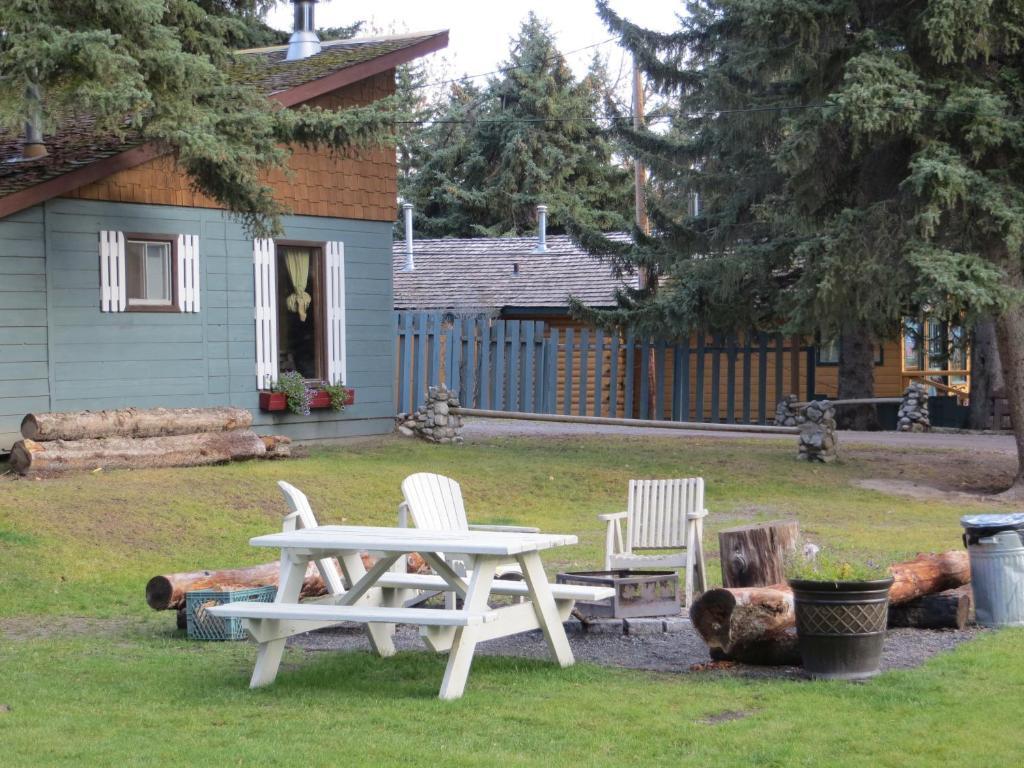 Rundle Chalets Canmore Bagian luar foto