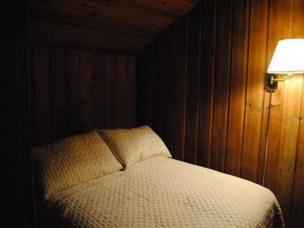 Rundle Chalets Canmore Bagian luar foto