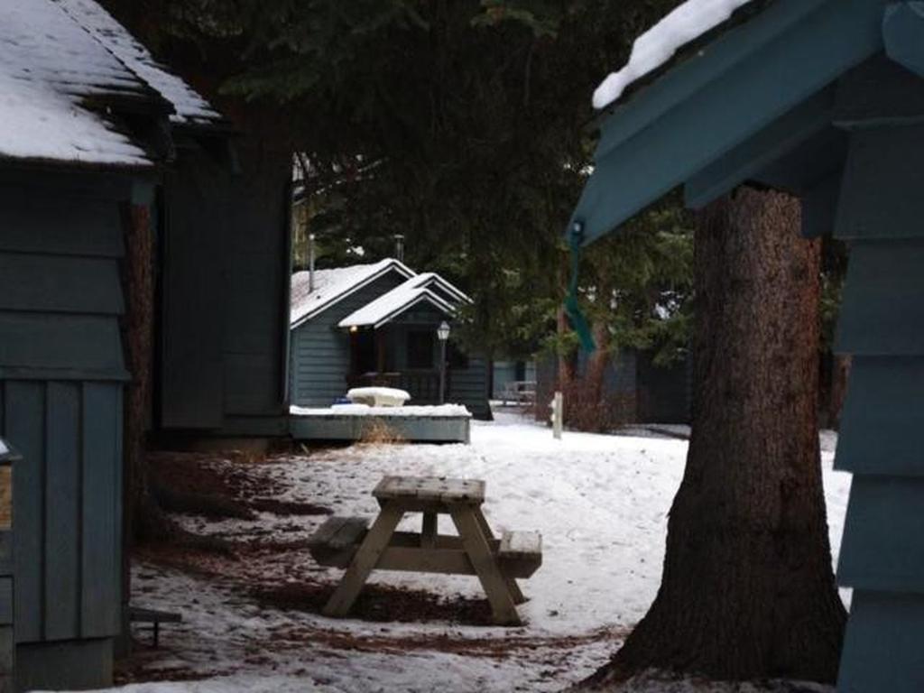 Rundle Chalets Canmore Bagian luar foto