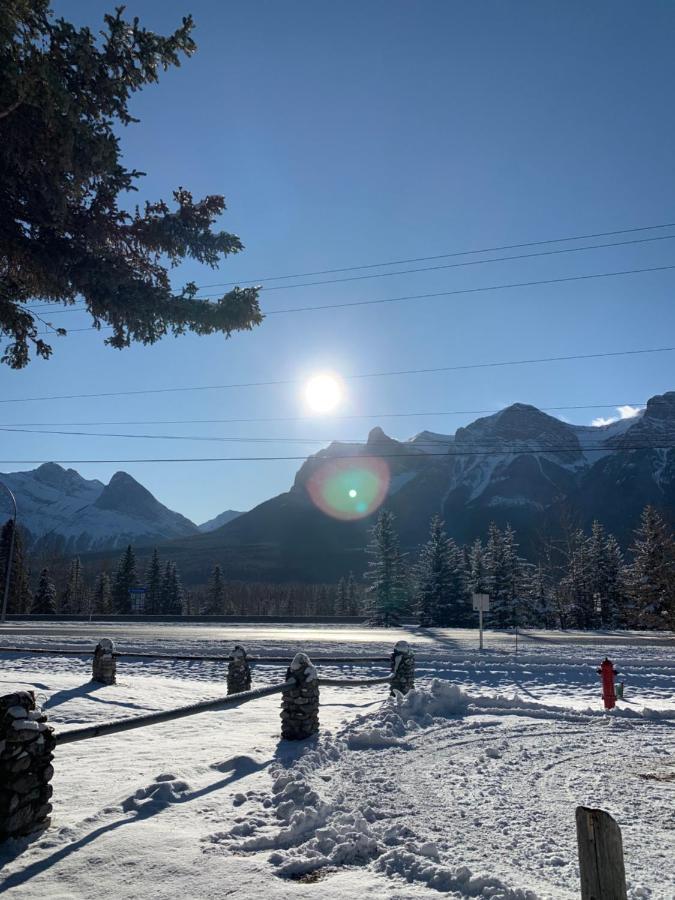 Rundle Chalets Canmore Bagian luar foto