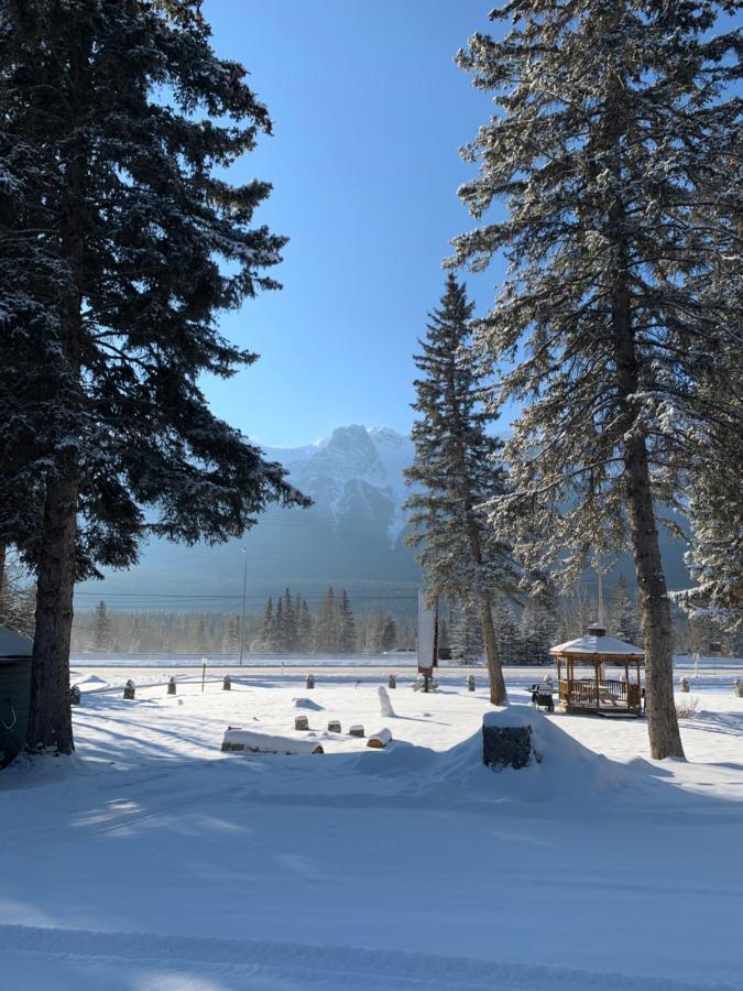 Rundle Chalets Canmore Bagian luar foto